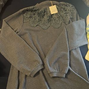 Kori sweater size M